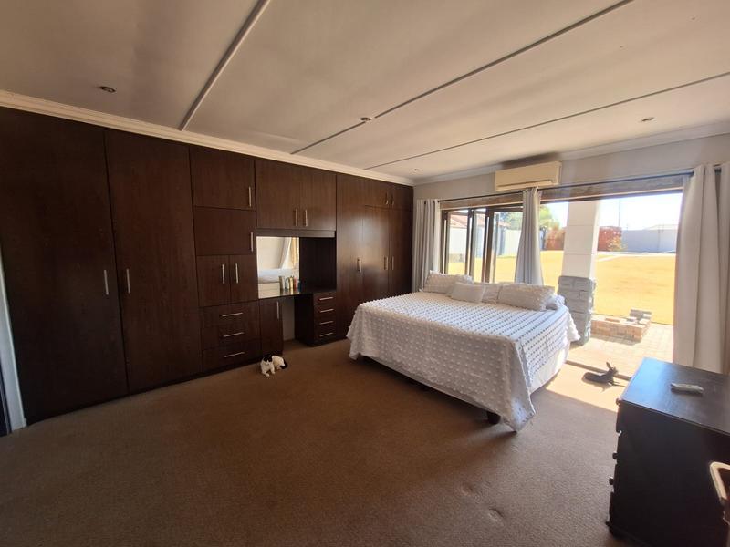 4 Bedroom Property for Sale in Flamwood North West